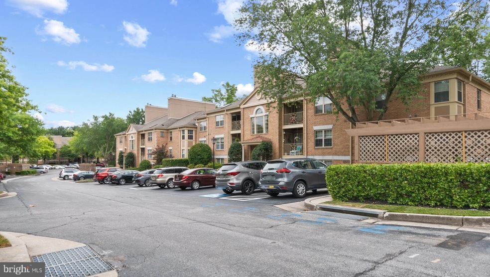 14206 Dove Creek Way unit 303, Sparks Glencoe, MD 21152 - photo 1