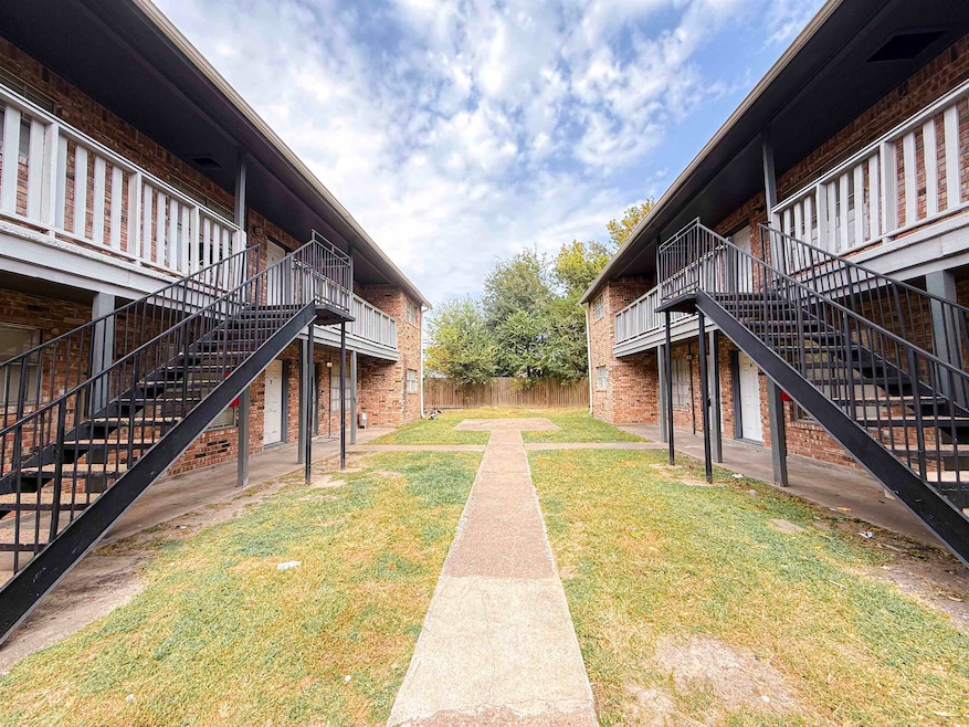 655 Adams St unit 1, Beaumont, TX 77705 - photo 1