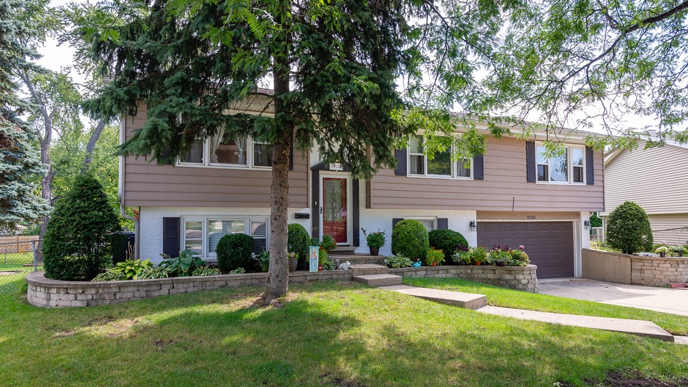 3706 Eleanor Ct, Rolling Meadows, IL 60008 - photo 1