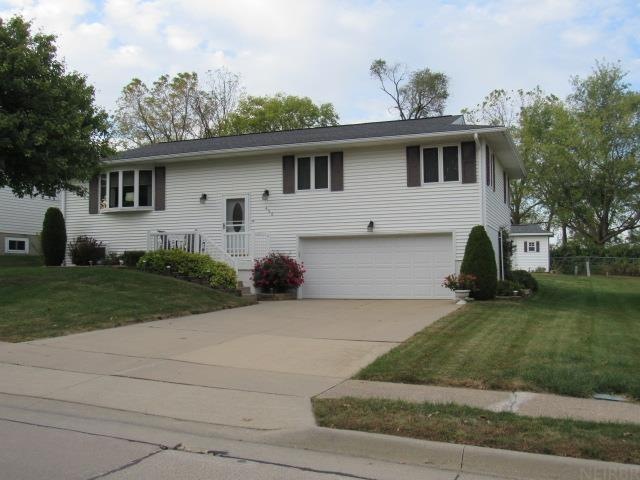 458 W 7th St, Monticello, IA 52310 - photo 1