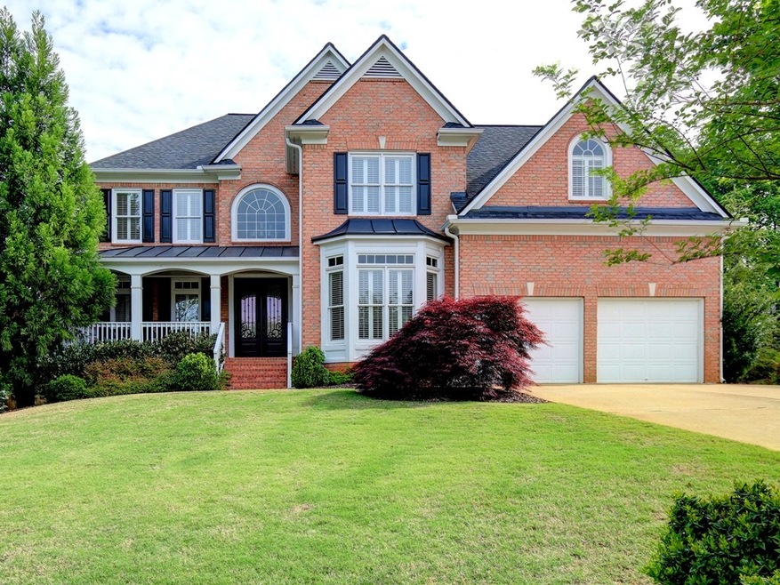 FANTASTIC 3 SIDED BRICK TRADITIONAL 5 BEDROOMS 4.5