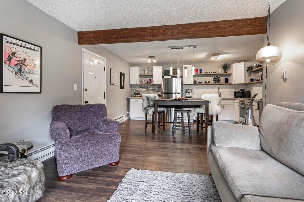 1061 W Beaver Creek Blvd-008-006-Living