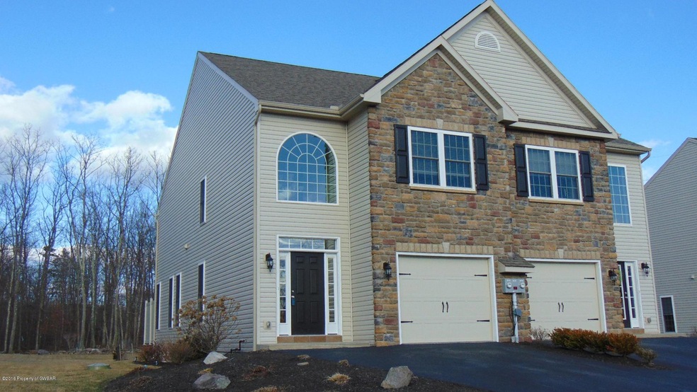 222 Twins Ln, Mountain Top, PA 18707 - photo 1