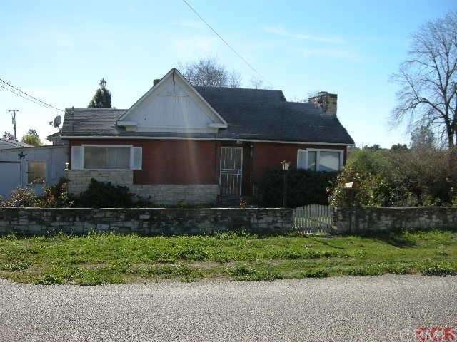 The Dwelling and outbuildings.