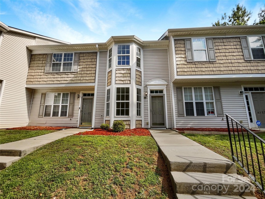 6125 Dane Dr, Dallas, NC 28034 - photo 1