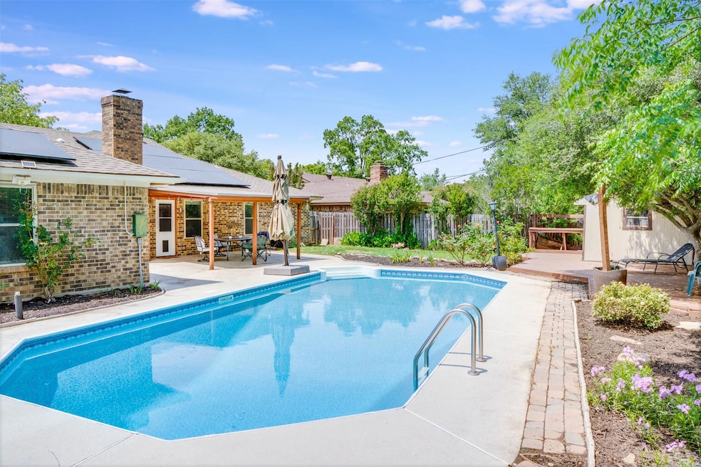 7624 Northfield Dr, North Richland Hills, TX 76182 - photo 1