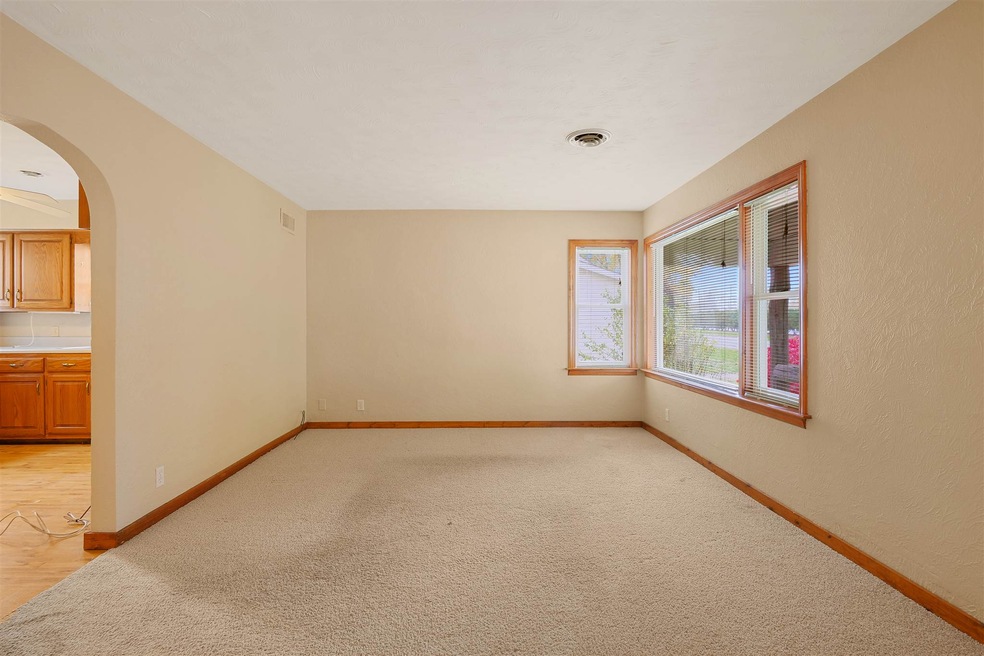 1716 Sprott St, Auburn, IN 46706 - photo 1