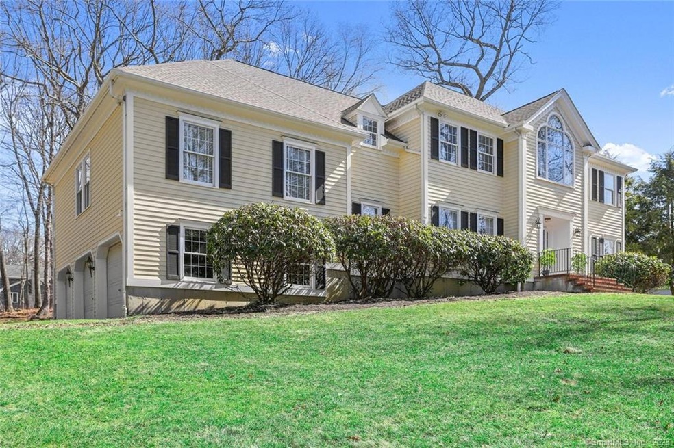 Welcome to 3 Tuckahoe Road!!
