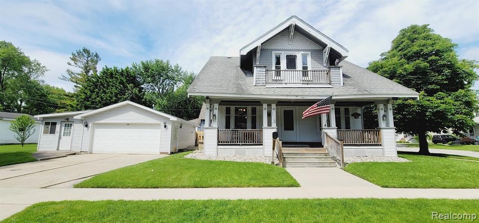 1403 12th St, Port Huron, MI 48060 - photo 1