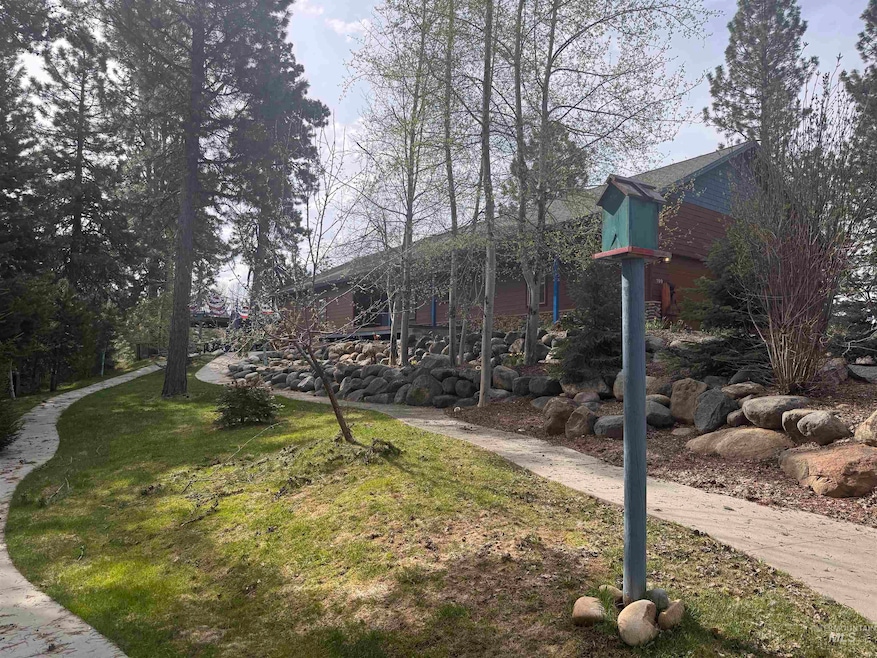 View of grassy yard