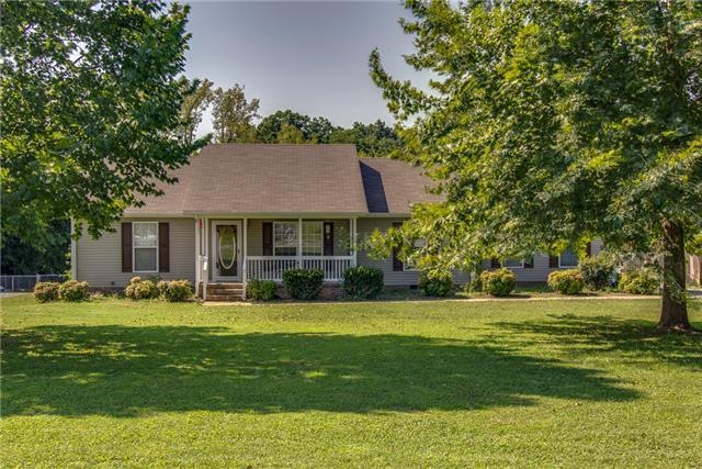 217 Warren Cir, Shelbyville, TN 37160 - photo 1