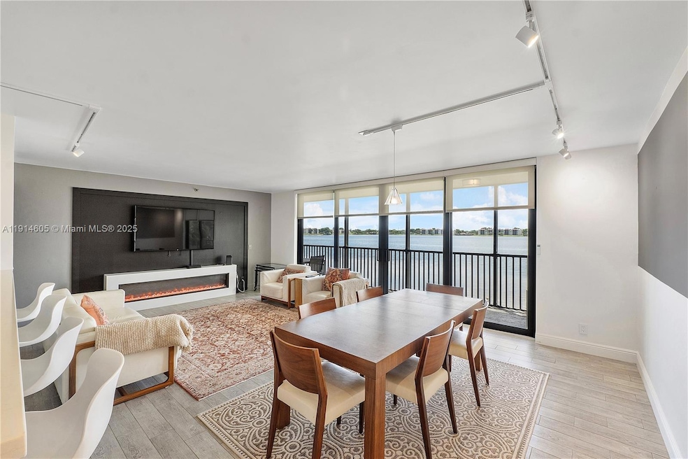 105 Lake Emerald Dr unit 216, Oakland Park, FL 33309 - photo 1