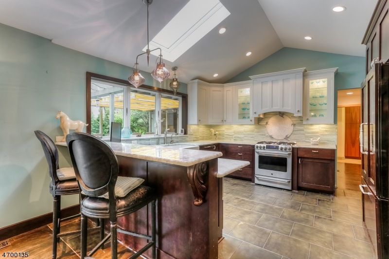 21 Woodfern Rd, Summit, NJ 07901 - photo 1