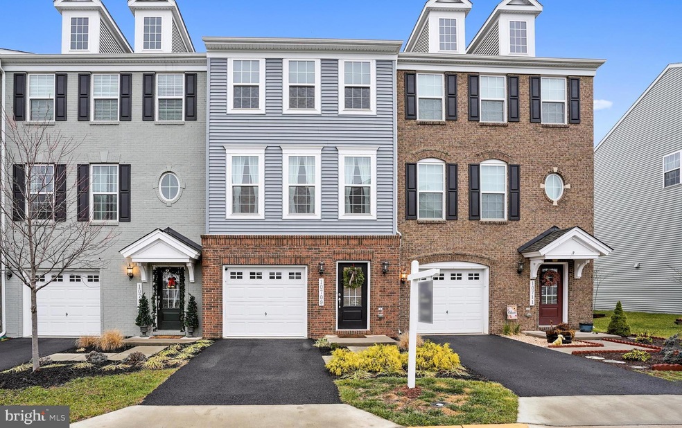 10709 Caledonia Meadow Dr, Manassas, VA 20112 - photo 1