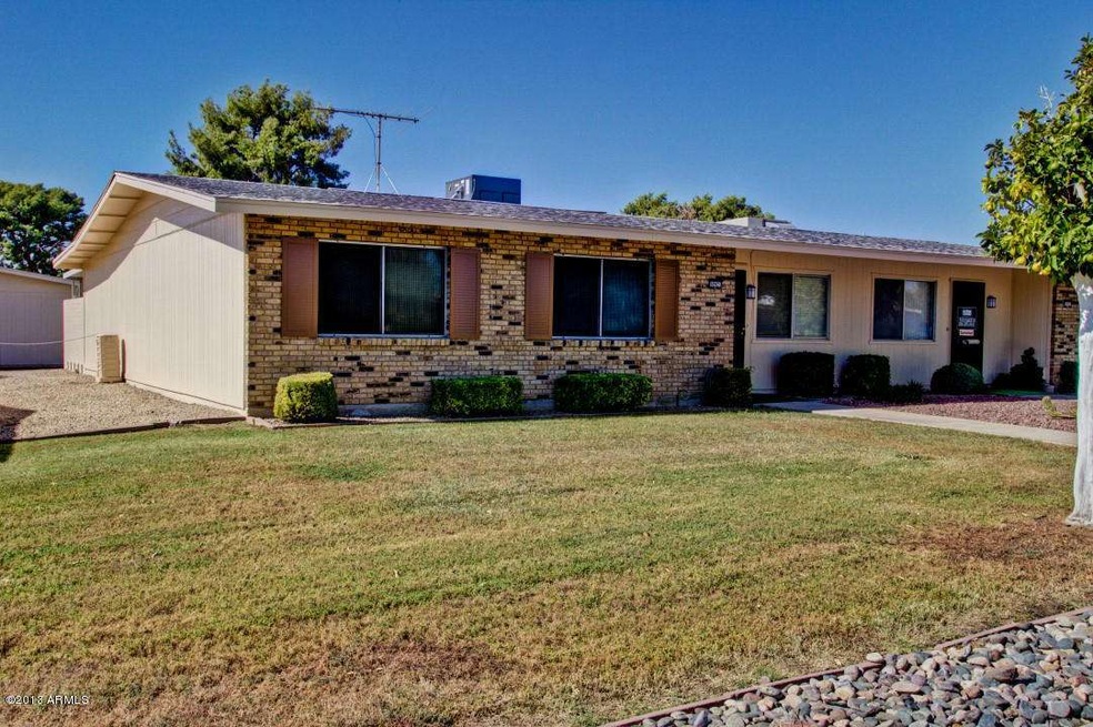 10921 W Thunderbird Blvd unit 136, Sun City, AZ 85351 - photo 1