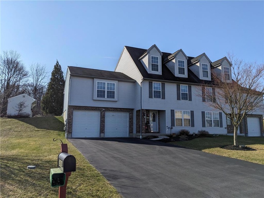 3438 Fury Ct, Slatington, PA 18080 - photo 1