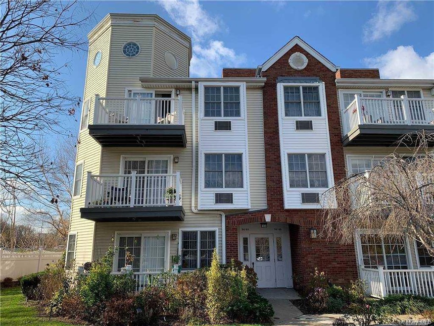 94-44 Magnolia Ct unit 3A, Ozone Park, NY 11417 - photo 1