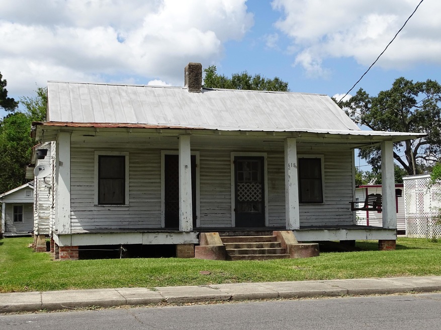 618 Julia St