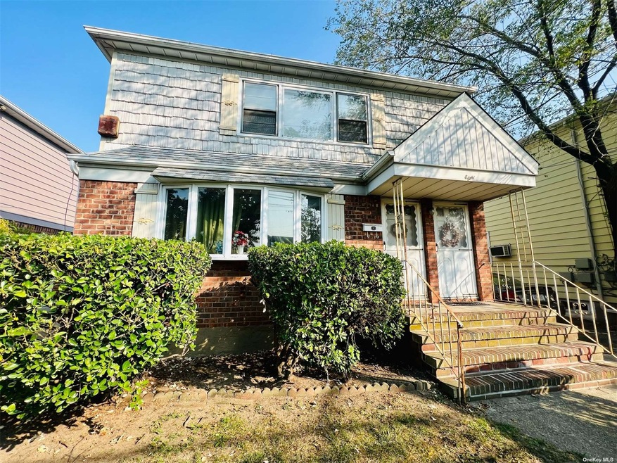 8 Woodlawn Ave, Valley Stream, NY 11581 - photo 1