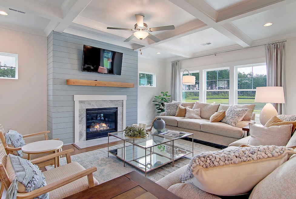 For Sale $589,000 • Co-Listing Agent