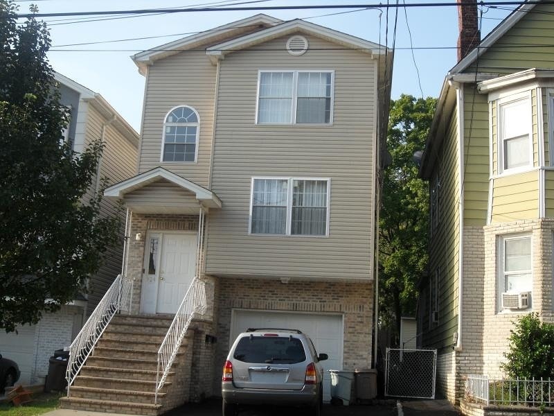 924 Anna St, Elizabeth, NJ 07201 - photo 1