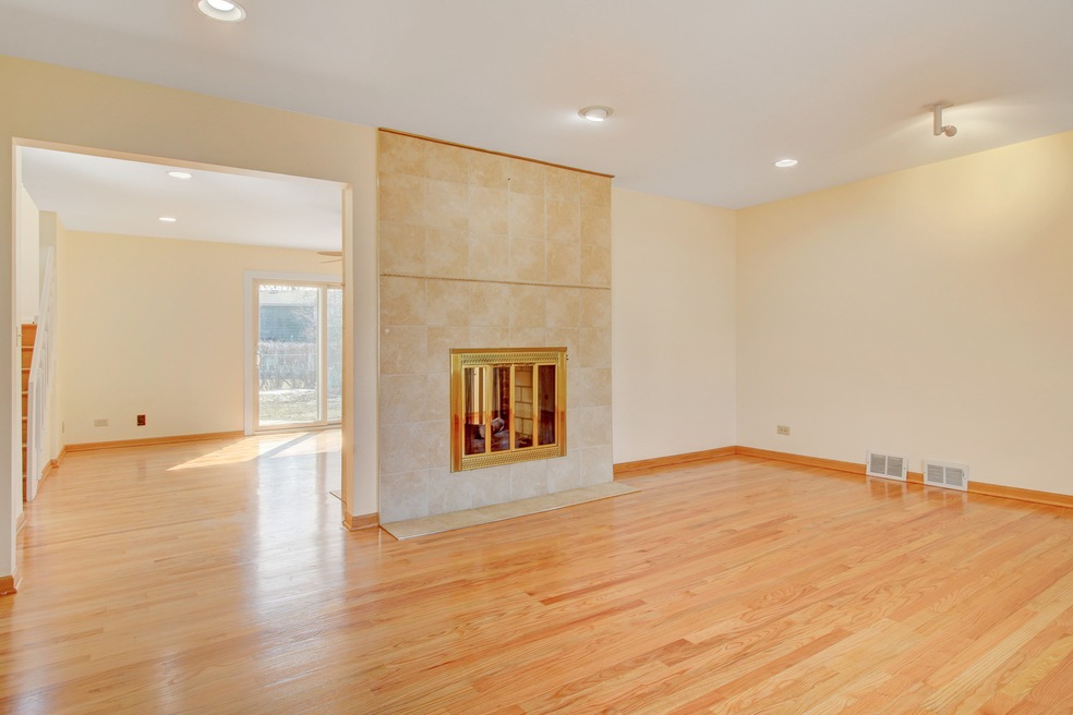 3715 Keenan Ln, Glenview, IL 60026 - photo 1