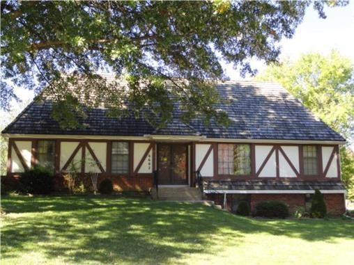 6602 Rosehill Rd, Shawnee, KS 66216 - photo 1