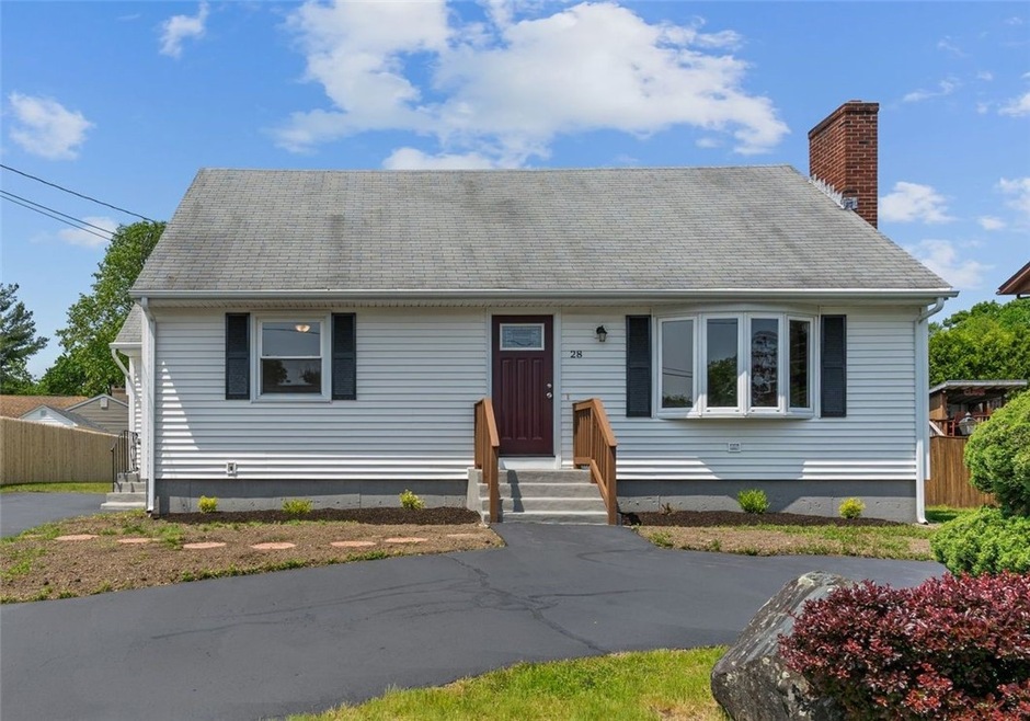 28 Arrowfield Rd, Cranston, RI 02921 - photo 1