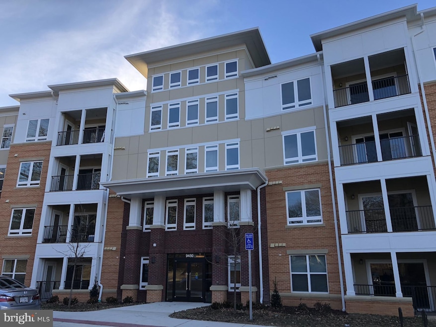 Enclave unit 305, Fairfax, VA 22031 - photo 1