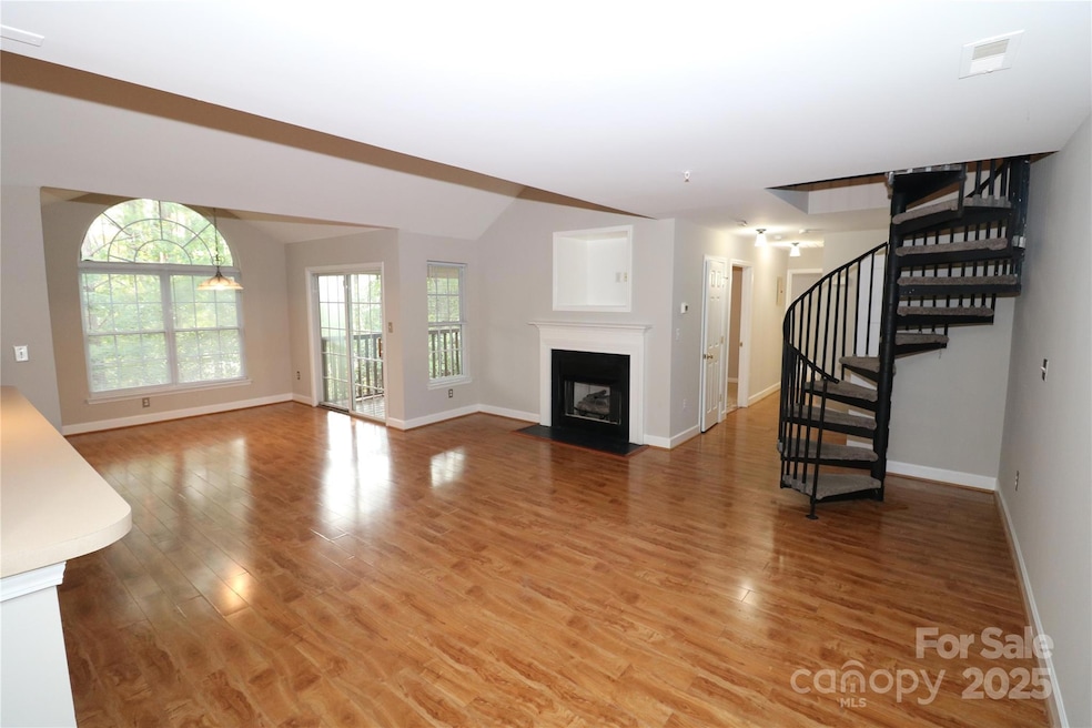 For Sale $198,000 • Co-Listing Agent