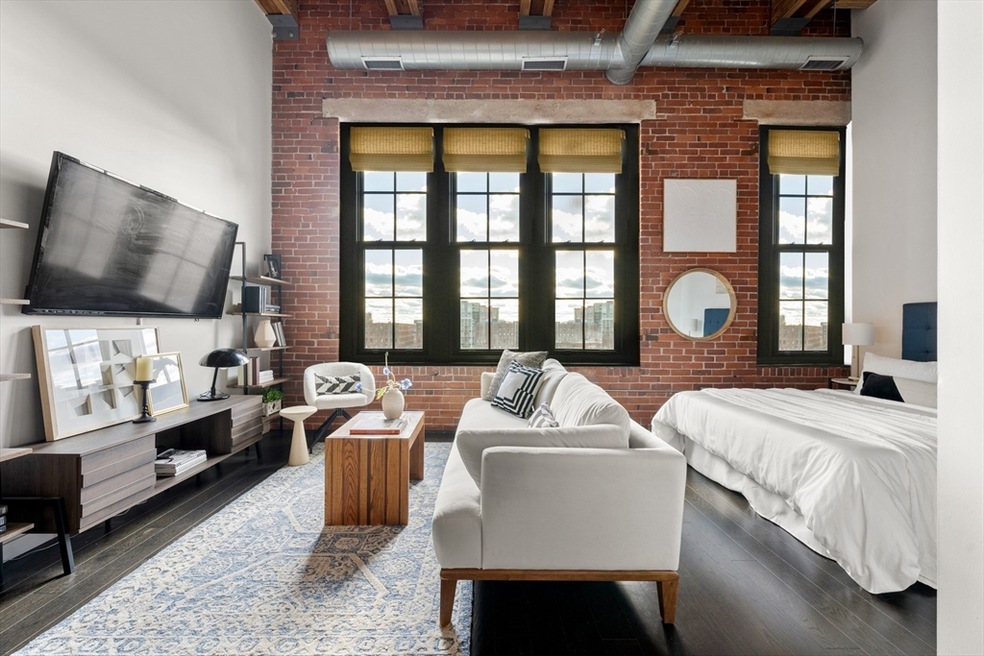 319 A St unit 501, Boston, MA 02210 - photo 1