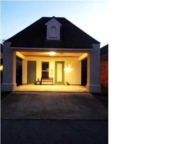 121 Seaside Ln, Lafayette, LA 70506 - photo 1