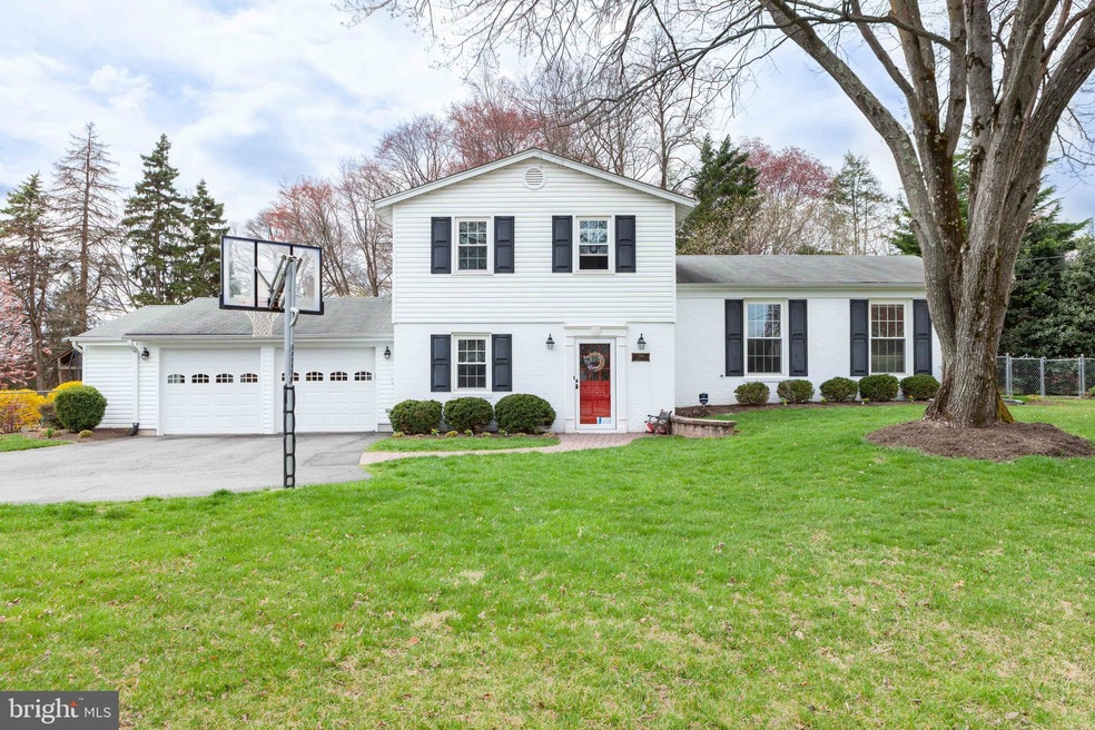 700 Skyline Ct NE, Vienna, VA 22180 - photo 1