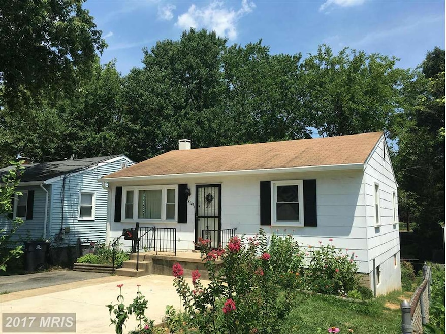 5706 Somerset Rd, Riverdale, MD 20737 - photo 1