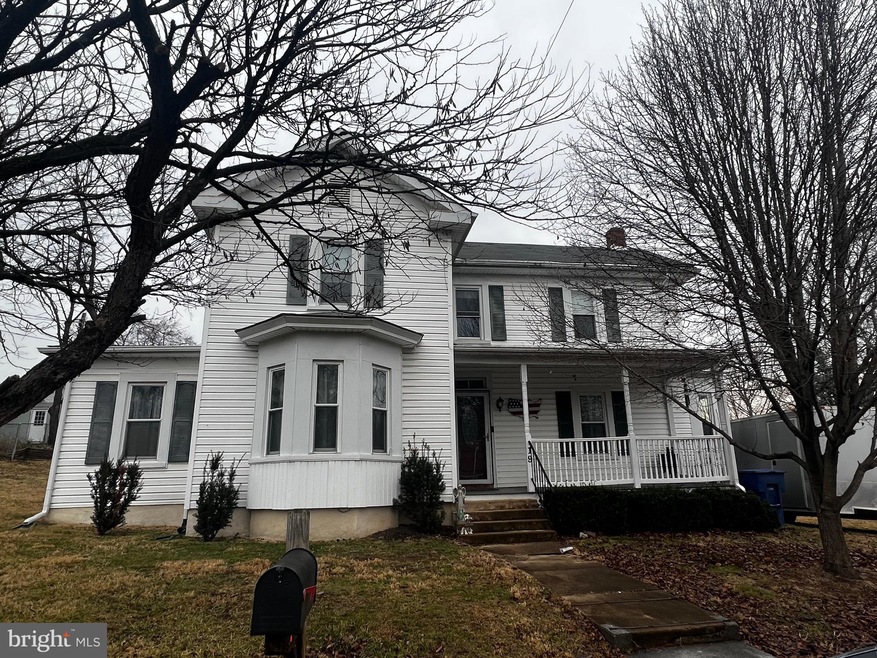 19 W 11th St, Front Royal, VA 22630 - photo 1