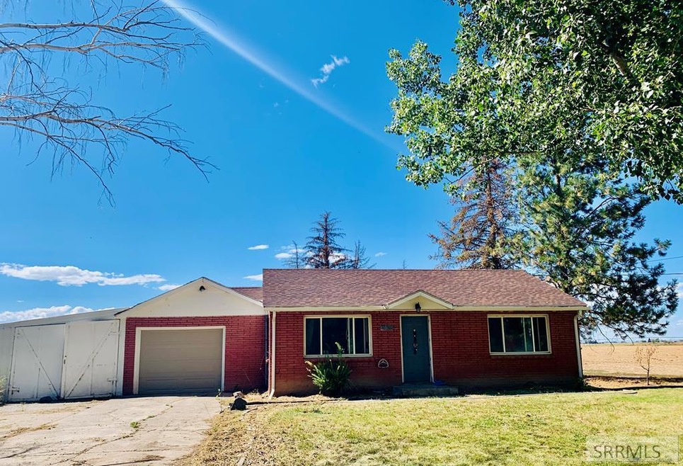 70 S 900 W, Blackfoot, ID 83221 - photo 1