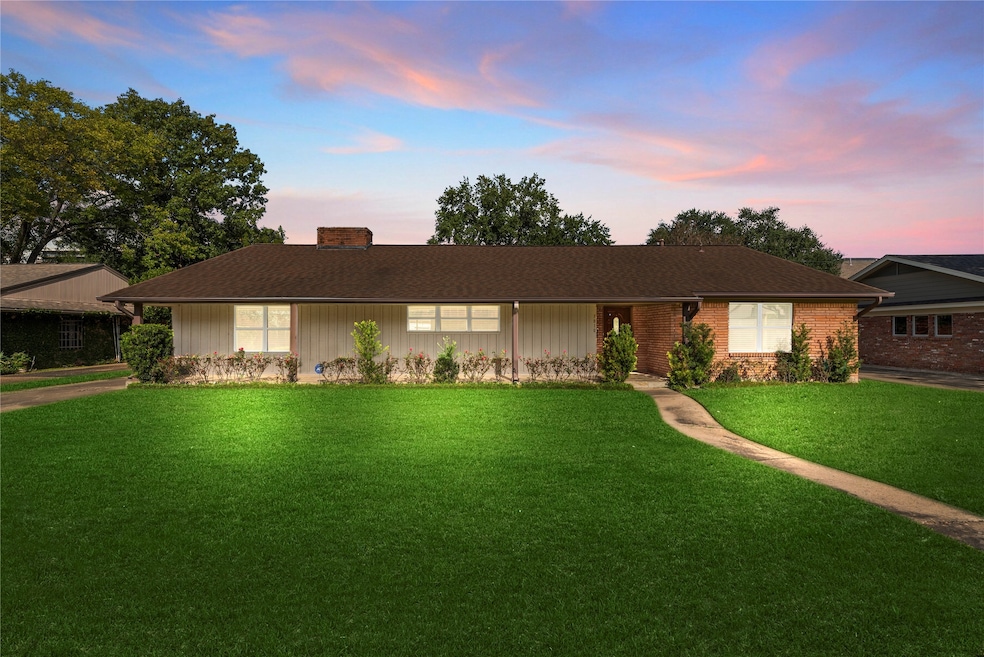 3810 Wickersham Ln, Houston, TX 77027 - photo 1