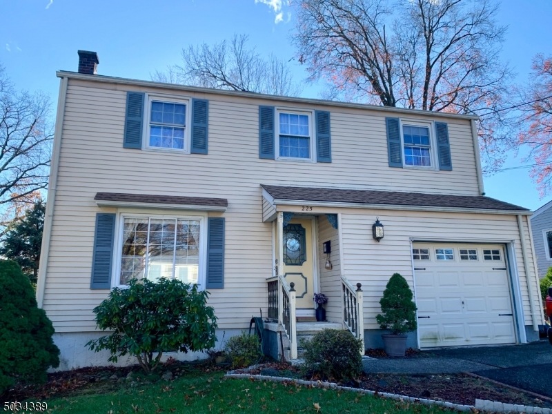 225 Concord Dr, River Edge, NJ 07661 - photo 1