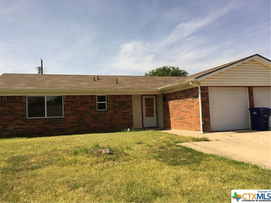 922 Randa St, Copperas Cove, TX 76522 - photo 1