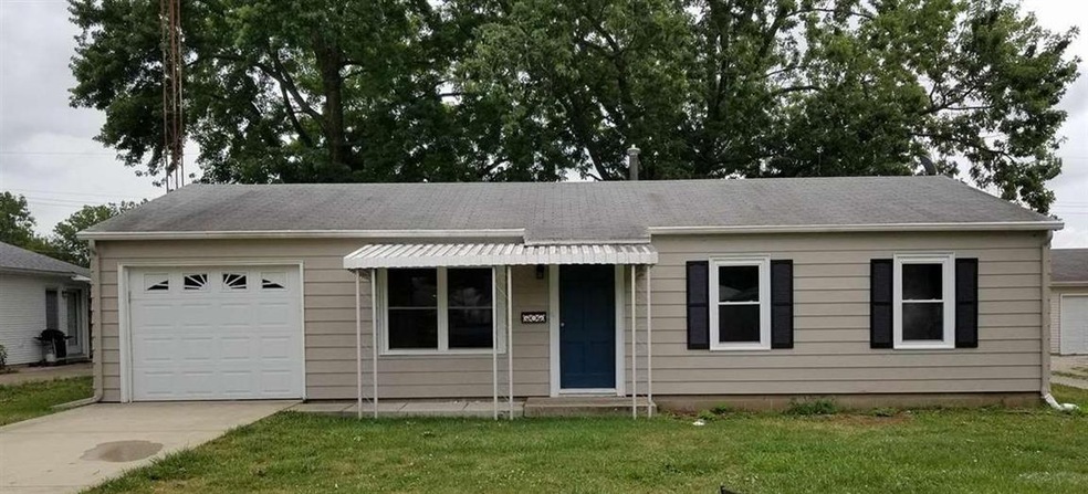 110 Carter Ln, Lincoln, IL 62656 - photo 1