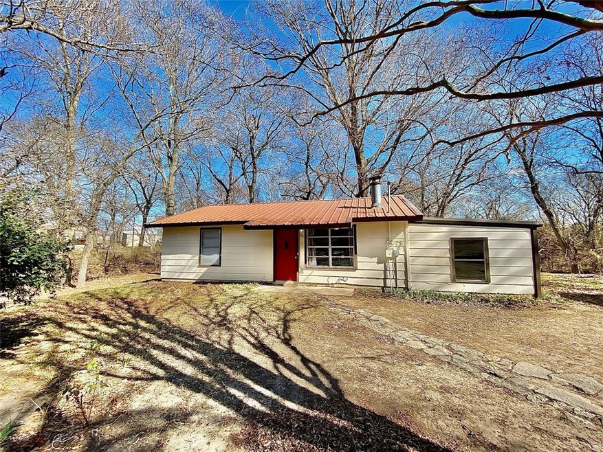 211 Greenwood Cut Off Rd, Weatherford, TX 76088 - photo 1