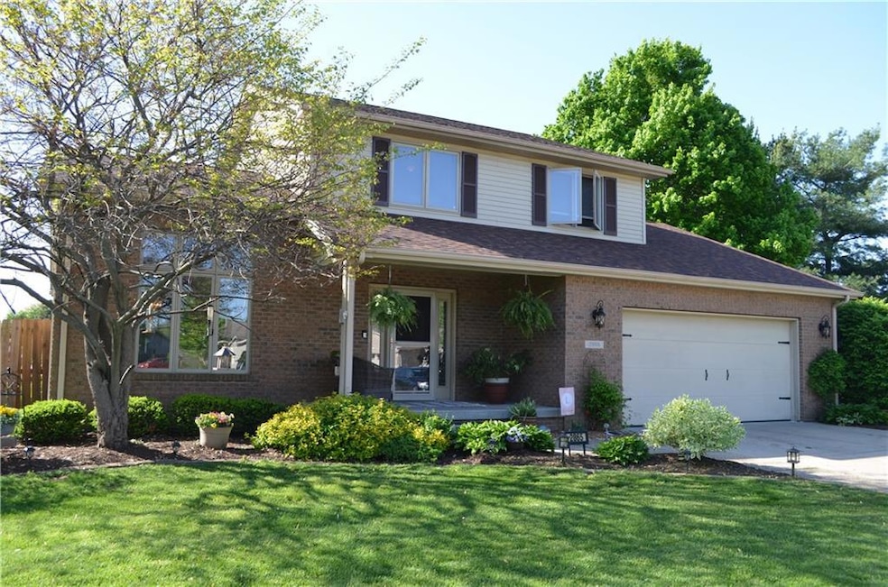 2865 Fox Ridge Cir, Columbus, IN 47203 - photo 1