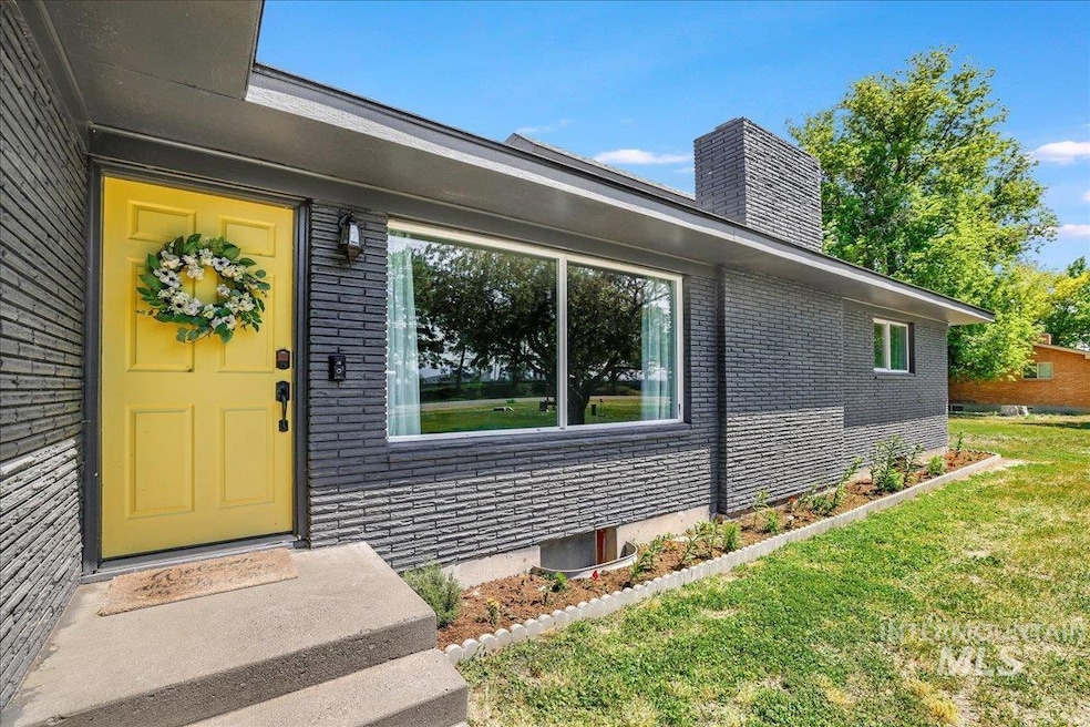 For Sale $579,000 • Co-Listing Agent