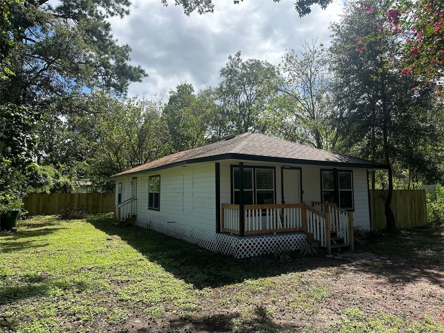 10406 Peachtree St, Houston, TX 77016 - photo 1