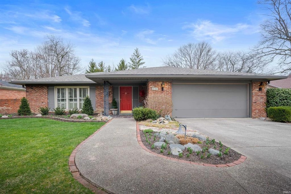 2704 W Twickingham Dr, Muncie, IN 47304 - photo 1