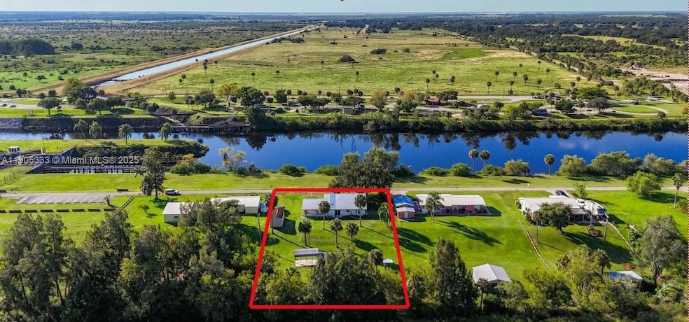 1159 Lock Ln, Moore Haven, FL 33471 - photo 1