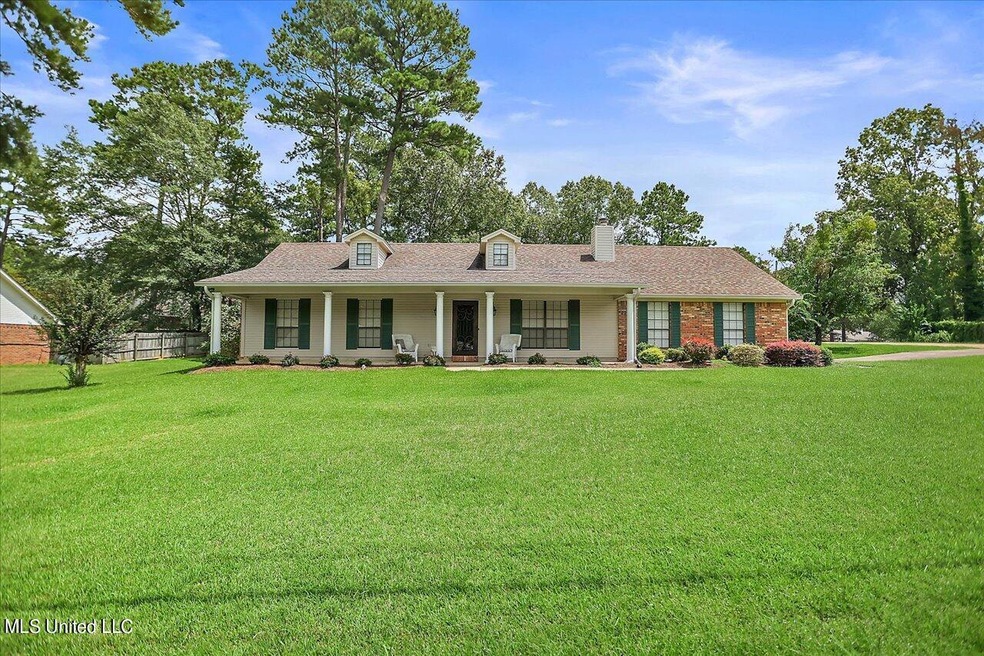 01-909 W Lake Dockery Dr
