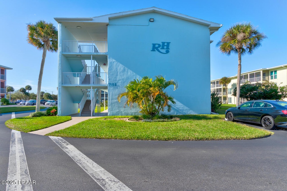 719 S Beach St unit 316B, Daytona Beach, FL 32114 - photo 1
