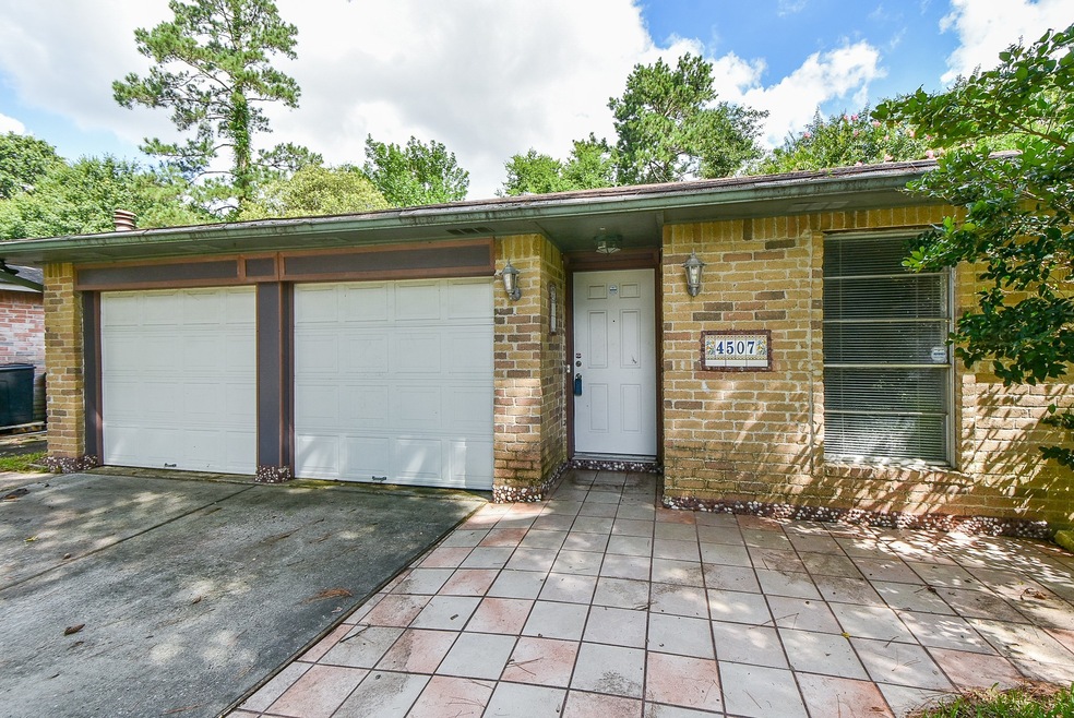 4507 Burkegate Dr, Spring, TX 77373 - photo 1