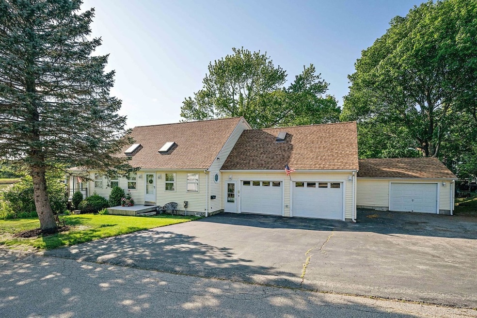 25 Camp St, Weymouth, MA 02188 - photo 1